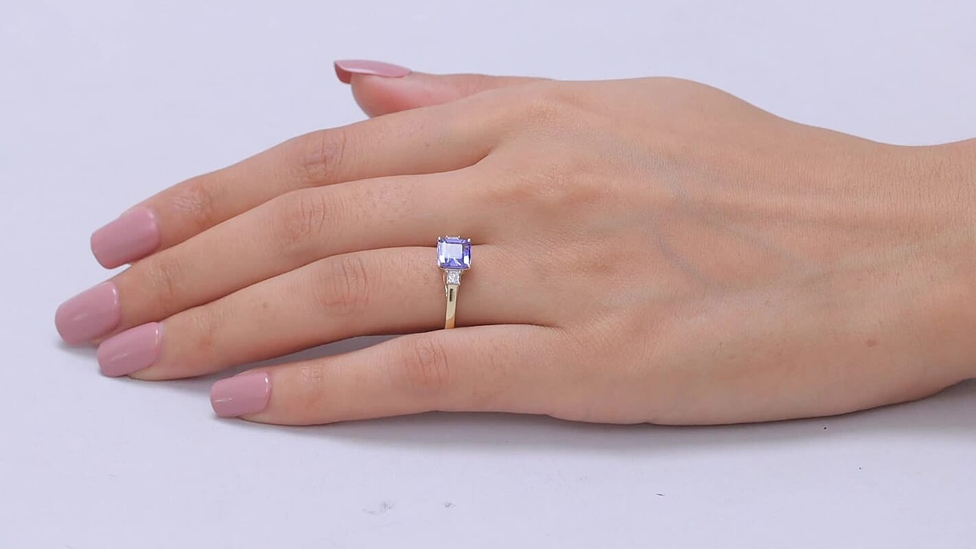 10K Yellow Gold Premium Tanzanite, Lab Grown Diamond (E-F, VS) (0.18 cts) Ring (Size 10.0) 1.80 ctw