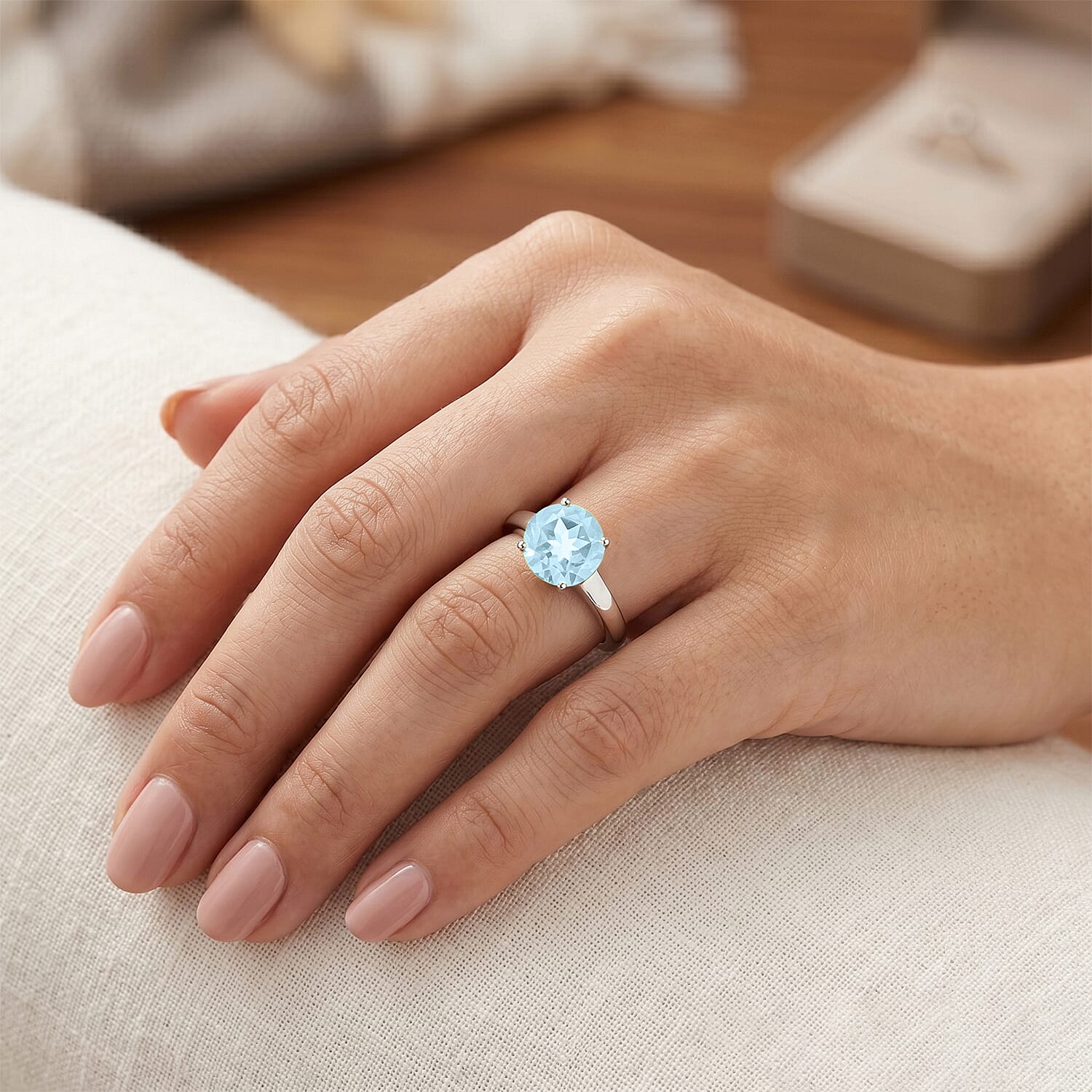 Blue Topaz 0.85 ctw Solitaire Ring in Sterling Silver (Size 6.0)