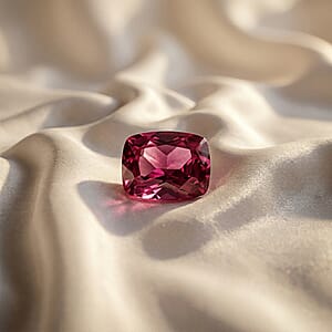 AAAA Usambara Color Change Garnet (Cush 6x6 mm) 1.00 ctw