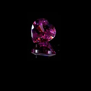 AAAA Usambara Color Change Garnet (Hrt 6 mm) 1.00 ctw