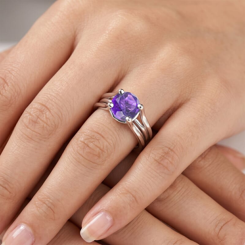 African Amethyst 1.25 ctw Solitaire Ring in Sterling Silver (Size 7.0)