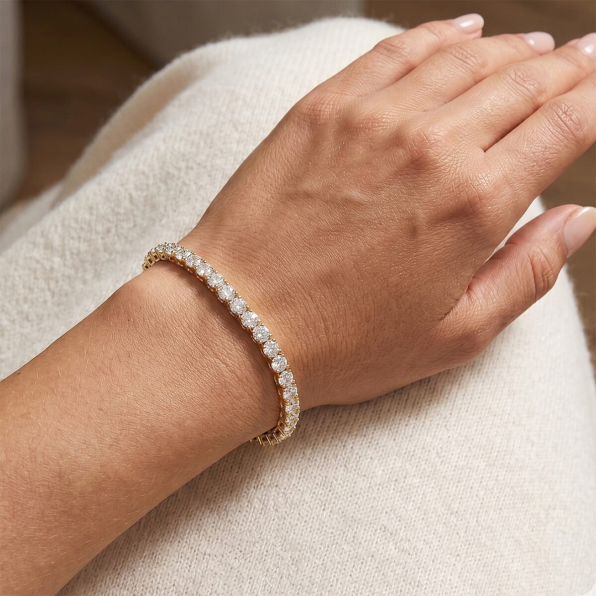 Luxuriant Lab Grown Diamond SI 11.10 ctw Tennis Bracelet in 14K YG Over Sterling Silver (7.00 In) image number 2