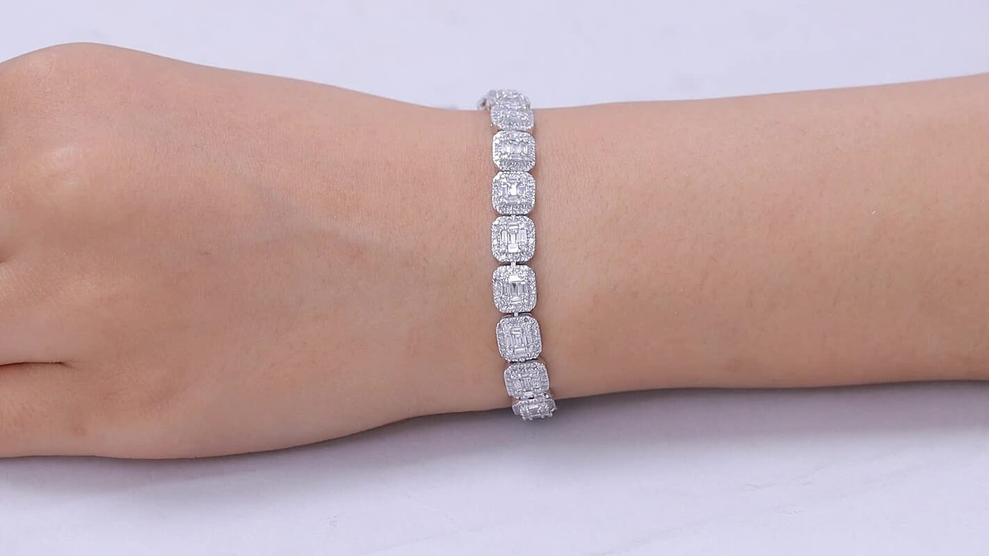 Luxuriant Lab Grown Diamond G-H SI 4.90 ctw Tennis Bracelet in Rhodium Over Sterling Silver (7.50 In)