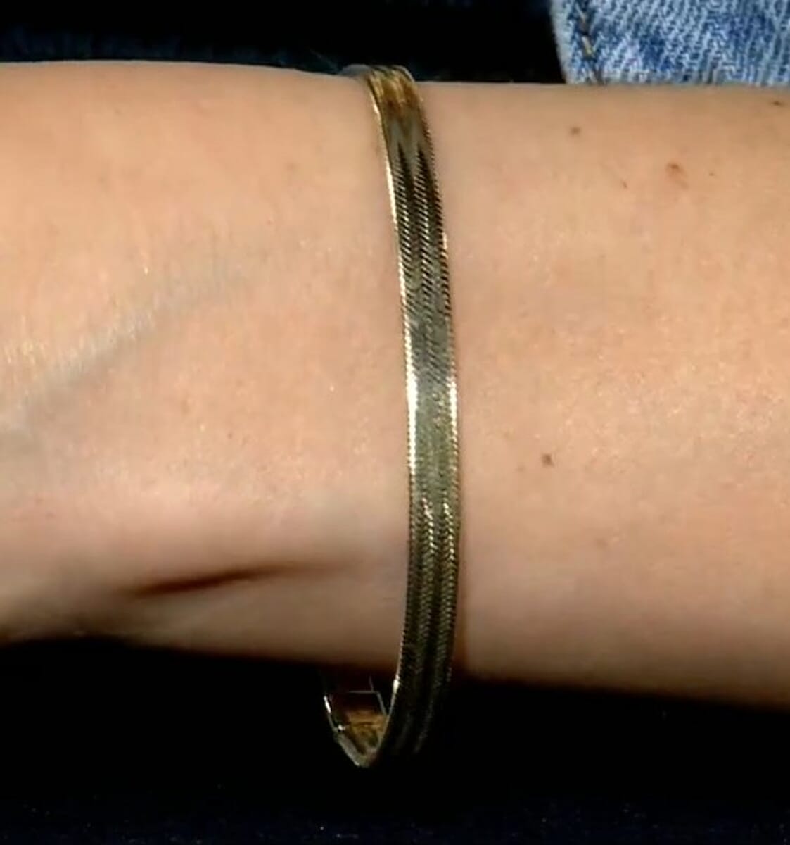 Italian 4.8mm Flex Stretch Bangle Bracelet in 10K Yellow Gold 1.25 Grams (7-9In) image number 1
