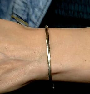 Italian 3.5mm Domed Glow Mesh Stretch Bangle Bracelet in 10K Yellow Gold (7-9In) 0.91 Grams