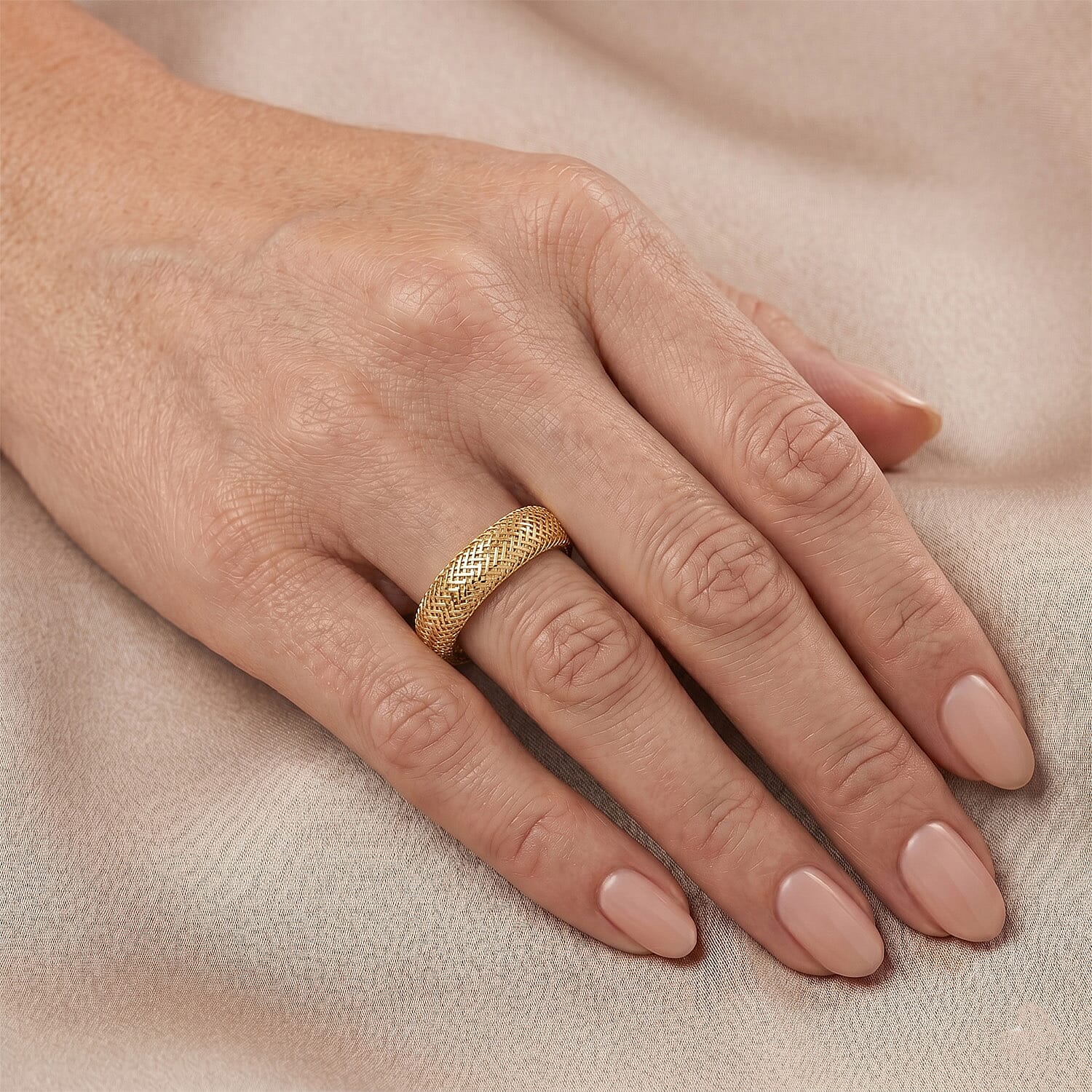 Italian 3.5mm Domed Mesh Reflection Stretch Ring in 10K Yellow Gold (Size 6-12) 0.32 Grams