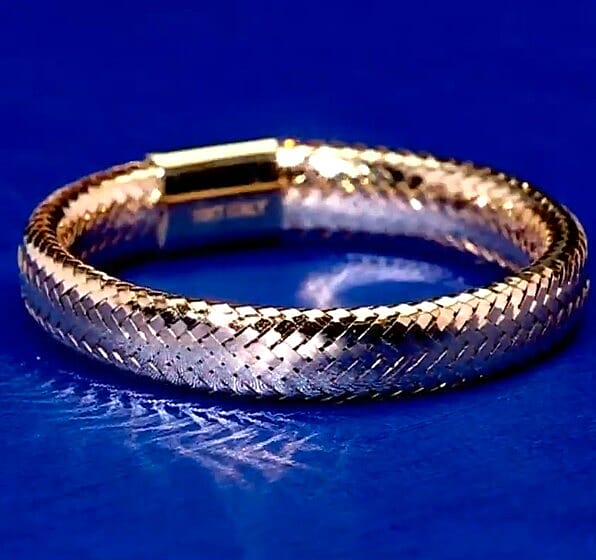 Italian 3.5mm Domed Glow Mesh Stretch Ring in 10K Yellow Gold (Size 6-7) 0.35 Grams