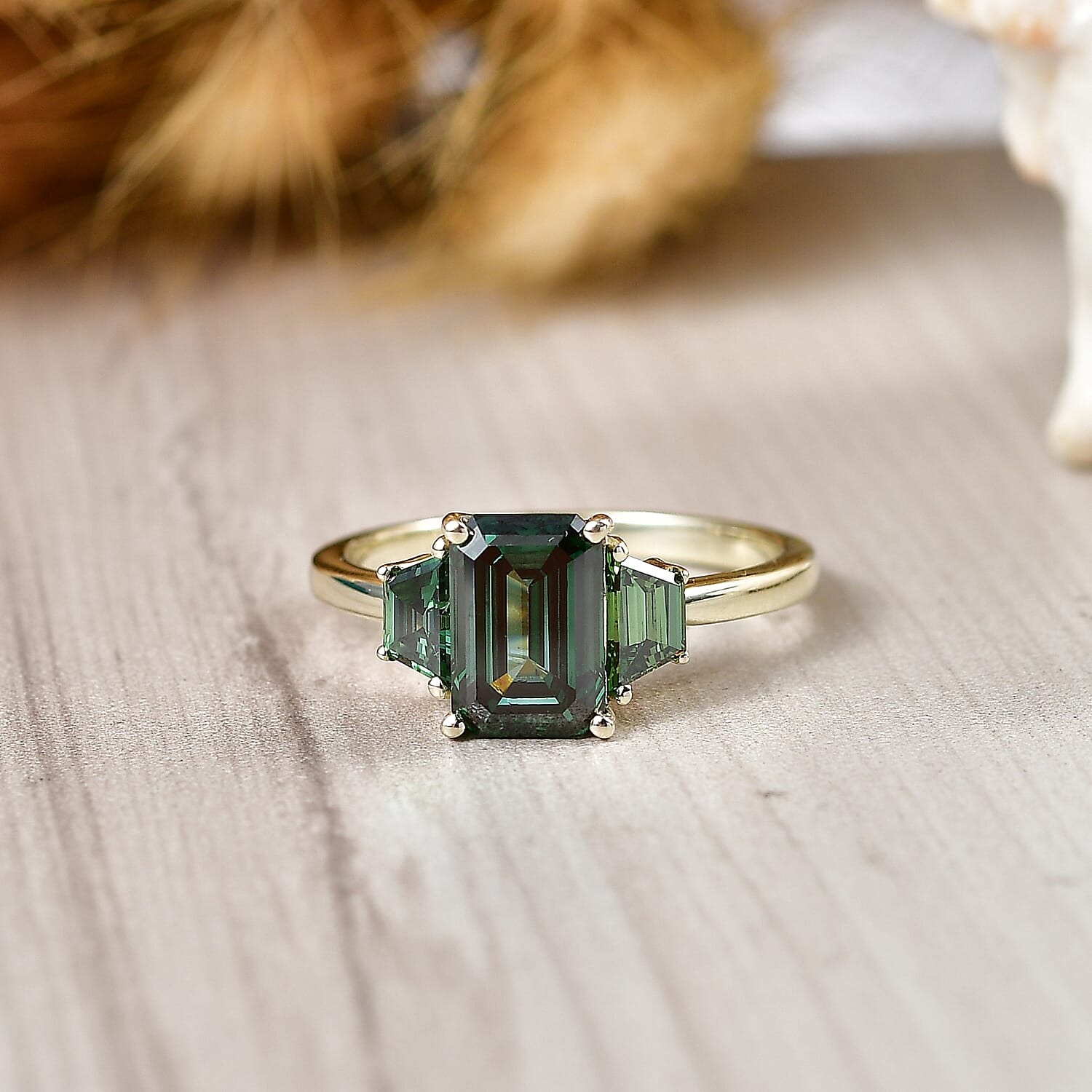 SGL Certified Luxuriant Lab Grown Green Diamond E-F VS 2.50 ctw Ring in 10K Green Gold (Size 7.0)