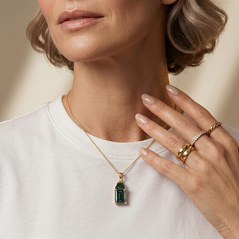 SGL Certified Luxuriant Lab Grown Green Diamond (VS) 2.25 ctw Pendant without Chain in 10K Green Gold