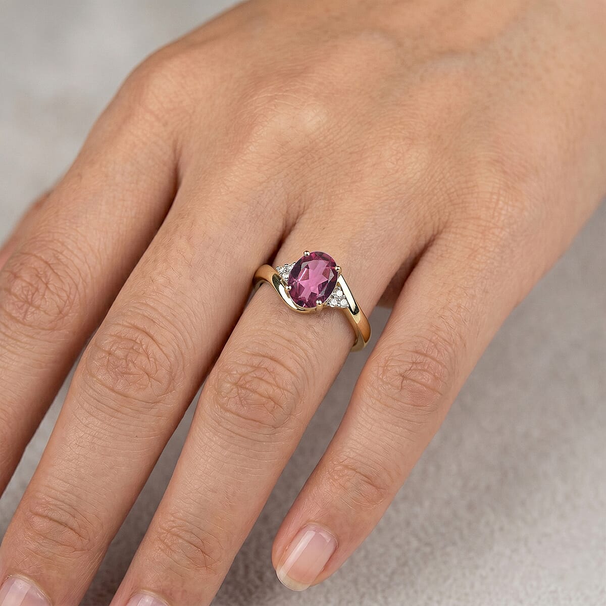 Premium Ouro Fino Rubellite and Diamond I1 2.30 ctw Ring in 14K Yellow Gold (Size 7.0) 4.20 Grams image number 1