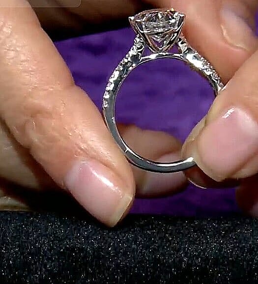 Luxuriant Lab Grown Diamond 4.25 ctw Engagement Ring in 14K White Gold (Size 7.0) 4.55 Grams