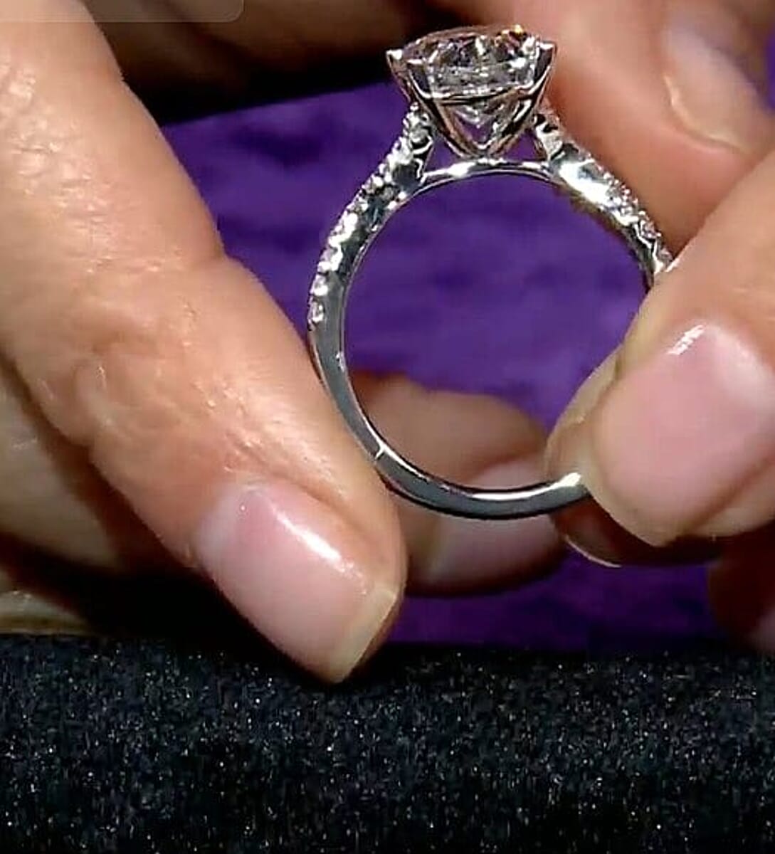 Luxuriant Lab Grown Diamond 4.25 ctw Engagement Ring in 14K White Gold (Size 7.0) 4.55 Grams image number 4