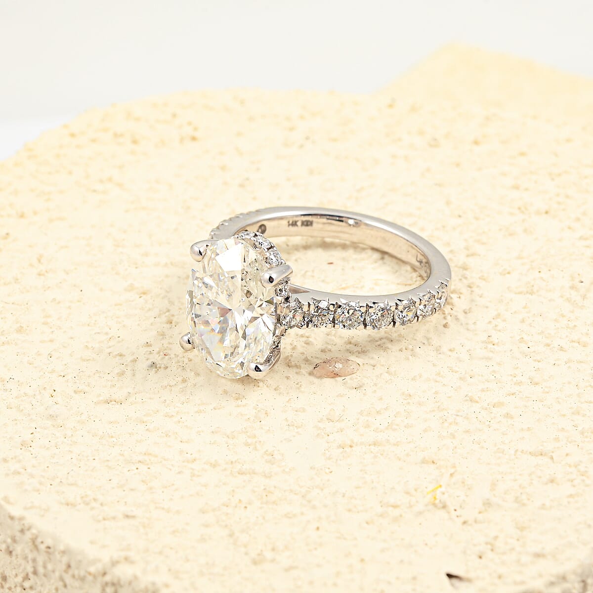 Luxuriant Lab Grown Diamond 5.00 ctw Engagement Ring in 14K White Gold (Size  7.0)  4.0 Grams image number 1