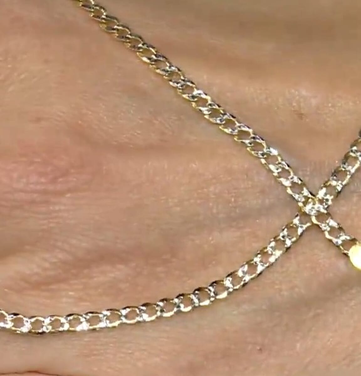 Italian Diamond-cut Cuban Chain Necklace in 14K YG and Rhodium Over Sterling Silver 6.10 Grams 22 Inches  image number 2