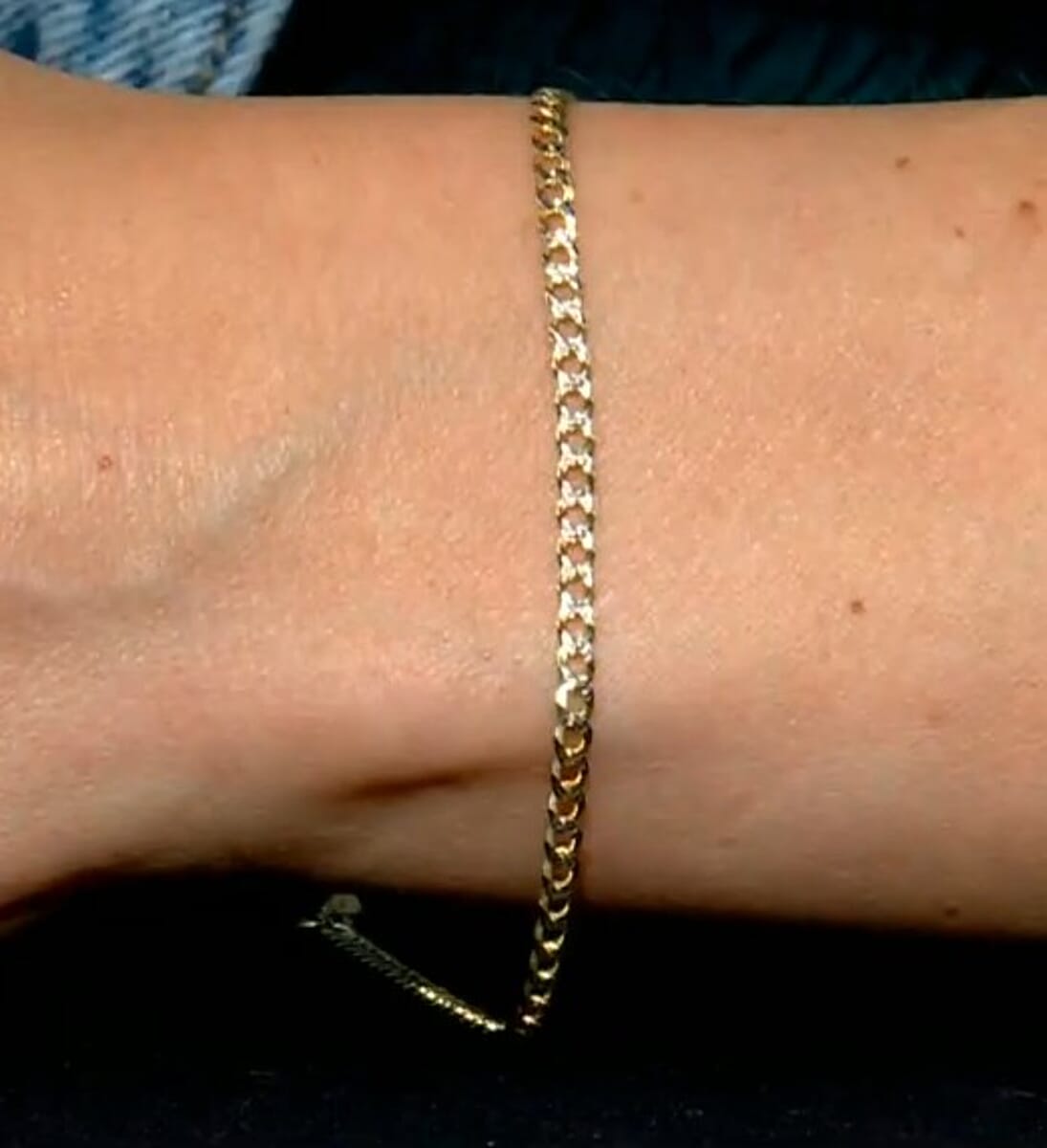 Italian Diamond-cut Cuban Bracelet in 14K YG and Rhodium Over Sterling Silver (8.00 In) 2.40 Grams image number 2