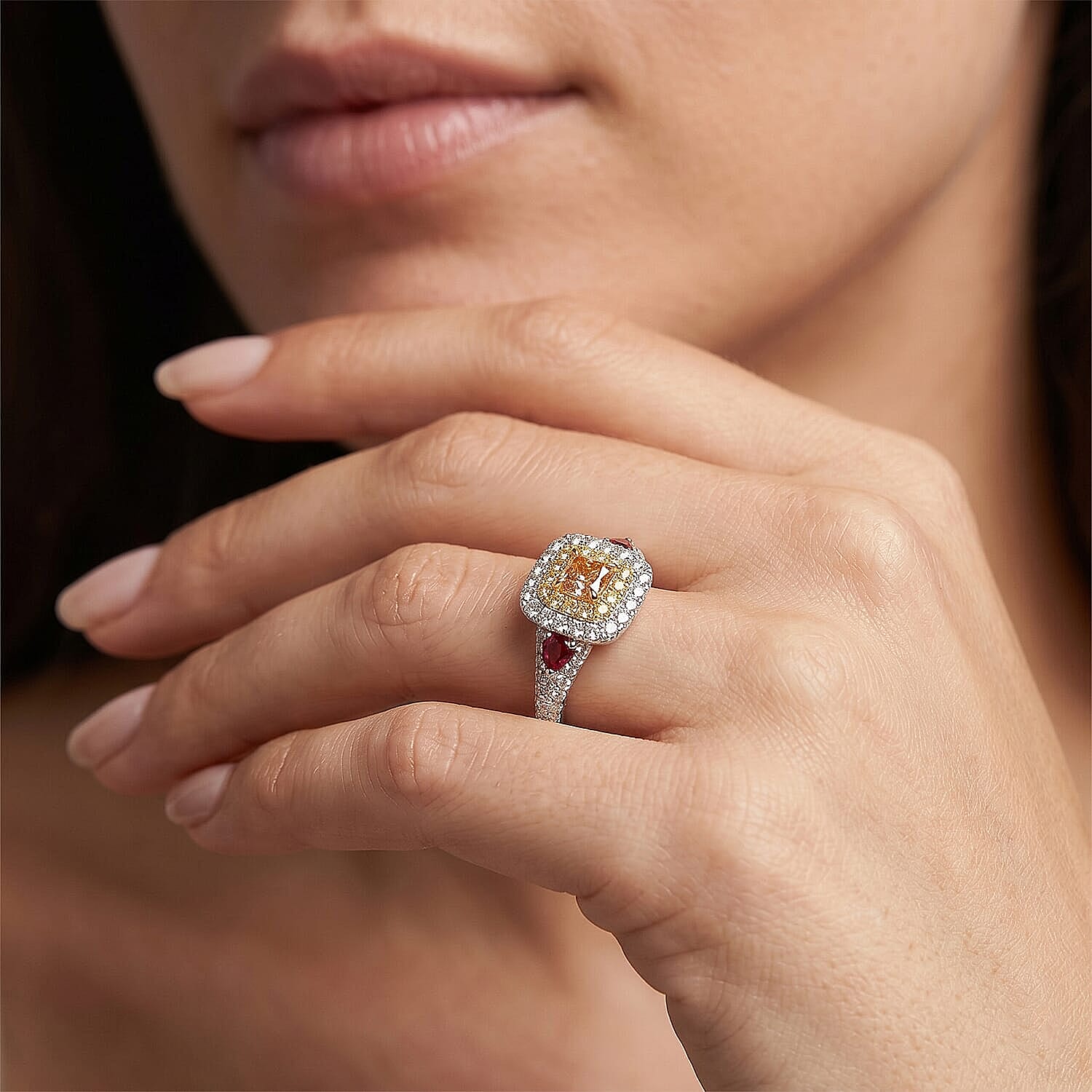 Modani Natural Yellow and White Diamond VS1, Ruby 1.37 ctw Ring in 14K White and Yellow Gold (Size 5.0)