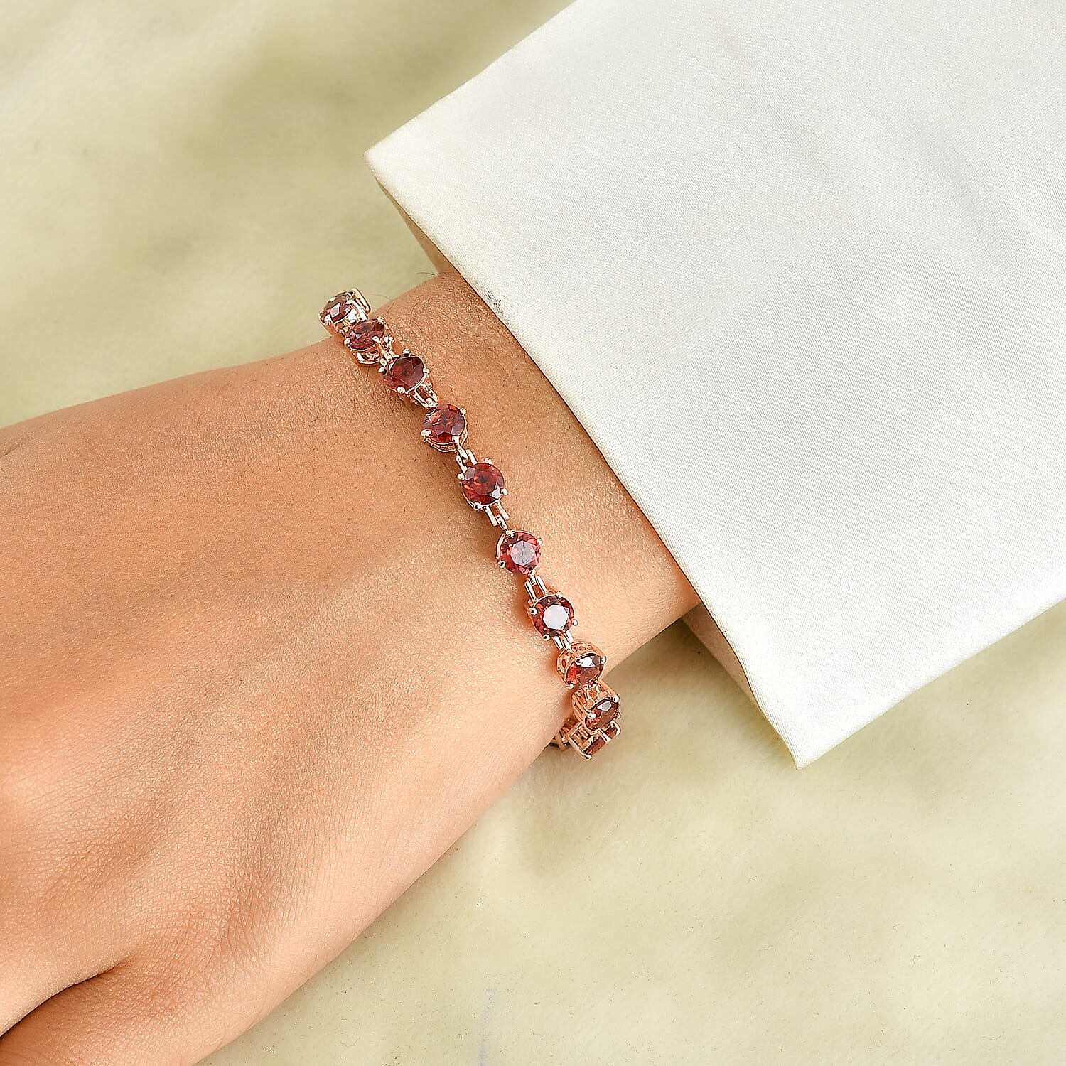 EverTrue Mozambique Garnet 10.40 ctw Bracelet in 18K RG Plated (6.50 In)