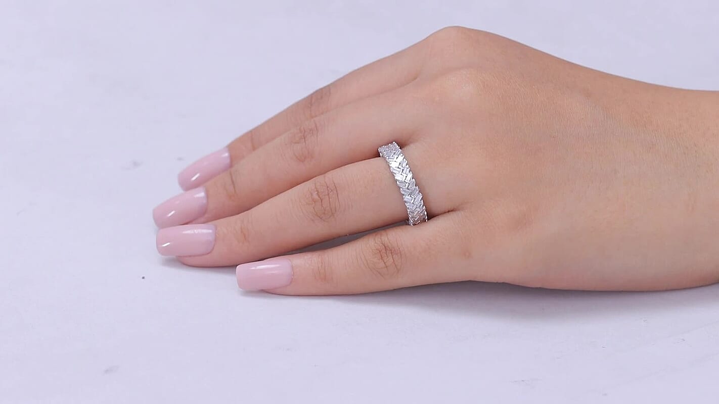 Luxuriant Lab Grown Diamond G-H SI 1.00 ctw Half Eternity Band Ring(S 8) in Rhodium Over Sterling Silver