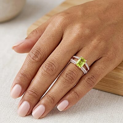 Hebei Peridot and White Topaz 1.15 ctw Ring in 14K RG Over Sterling Silver (Size 8.0)