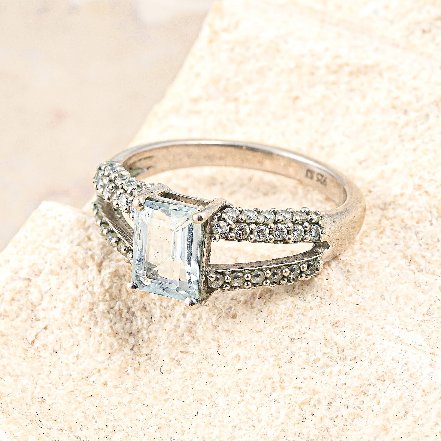 White Topaz 1.50 ctw Ring in Sterling Silver (Size 6.0)