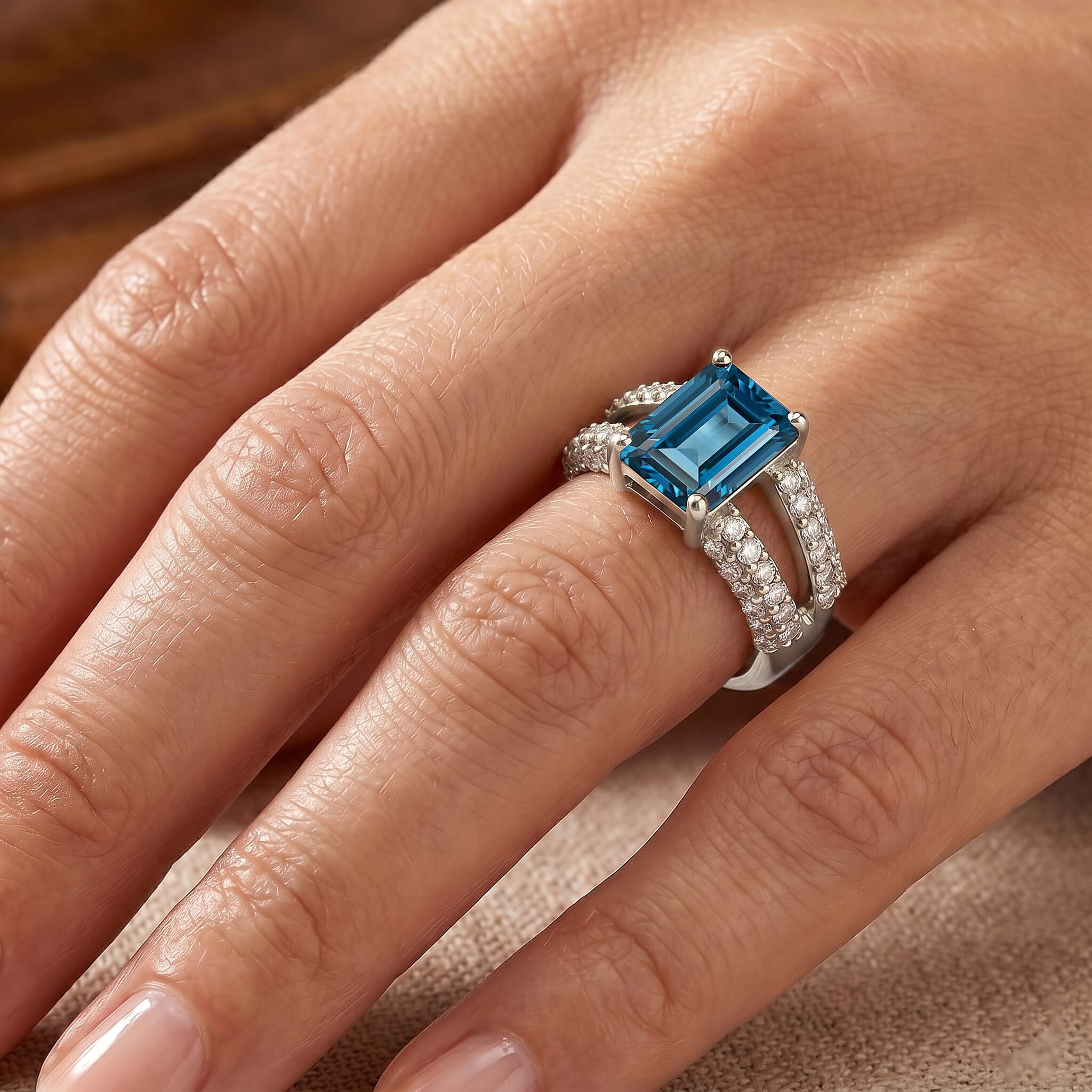 Teal Quartz and White Topaz 1.25 ctw Ring in Sterling Silver (Size 6.0)