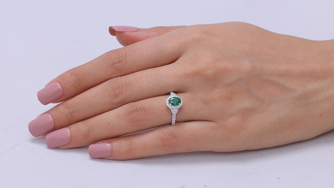 Certified & Appraised Premium Tsavorite Garnet, Luxuriant Lab Grown Diamond (G-H, SI) (0.36 cts) Ring in Rhodium Over Sterling Silver (Size 10.0) 1.25 ctw