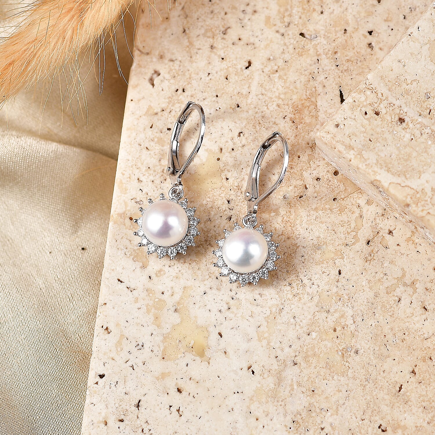 Freshwater Pearl - Product card gallery slide 2 (10232968249657)