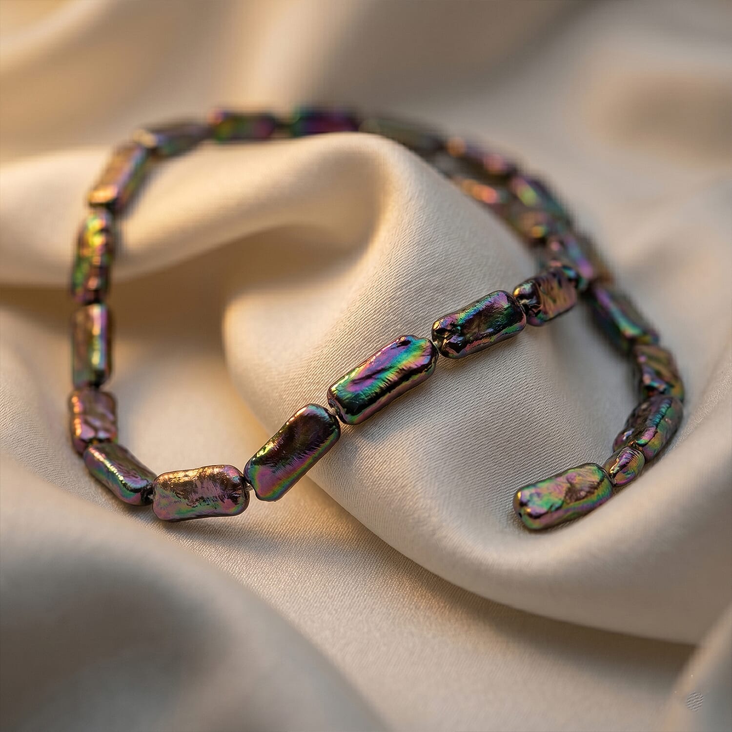 Peacock Pearl Beaded Necklace 16 Inches