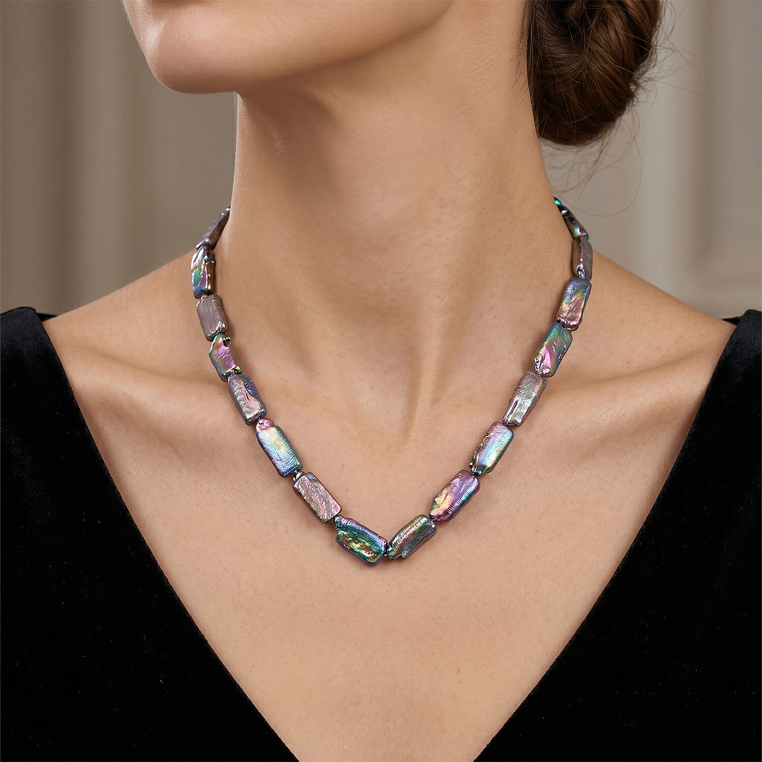Peacock Pearl Beaded Necklace 16 Inches