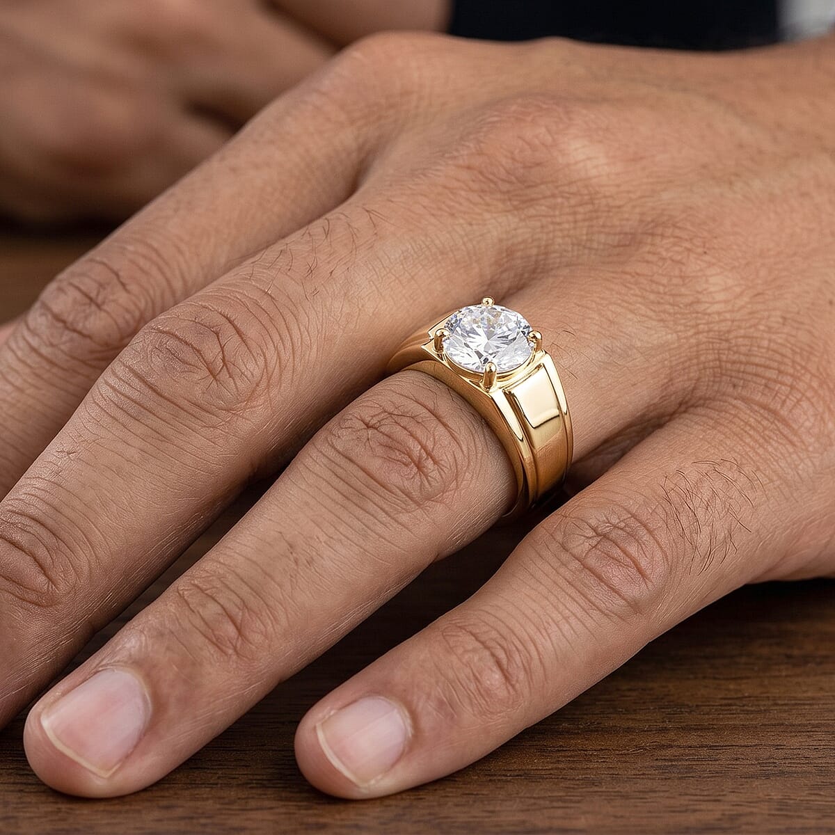 IGI Certified Luxuriant Lab Grown Diamond E-F VS 2.00 ctw Men's Ring in 10K Yellow Gold (Size 9.0) 5 Grams image number 2
