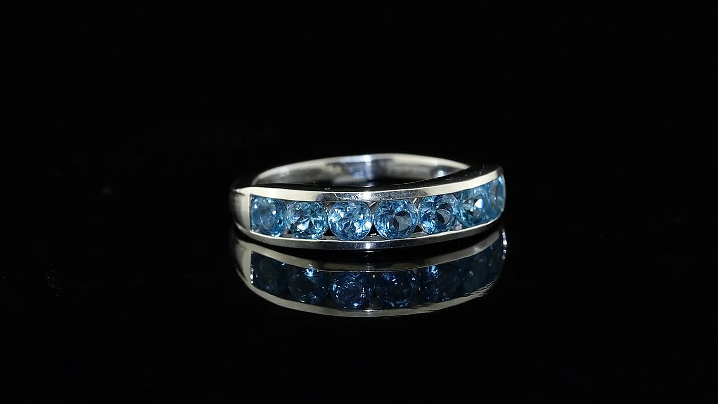 D''Joy Blue Apatite Ring in Rhodium Over Sterling Silver (Size 10.0) 2.00 ctw
