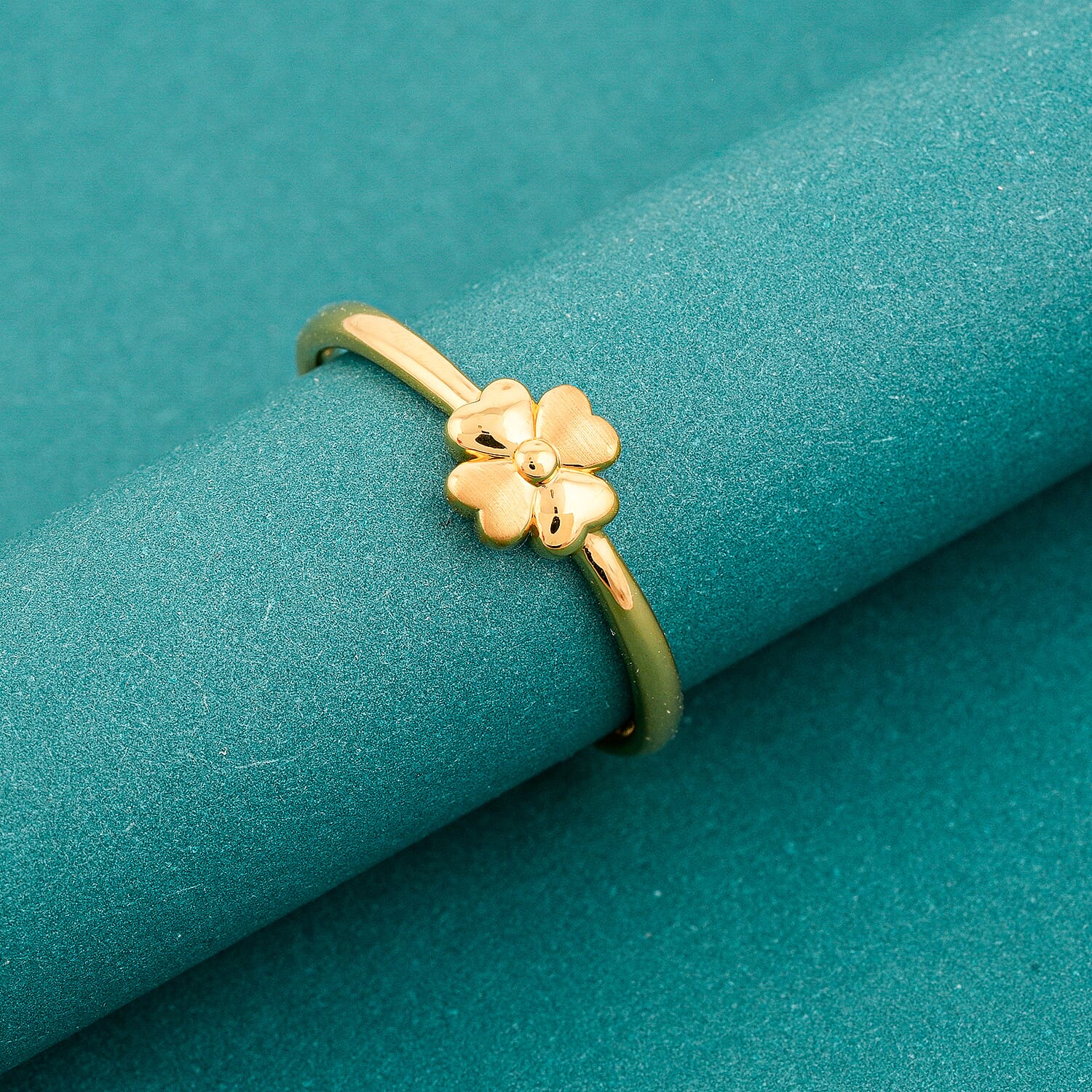 Doorbuster 5D Four Leaf Clover Ring in 24K Yellow Gold (Size 7.5) 0.93 Grams