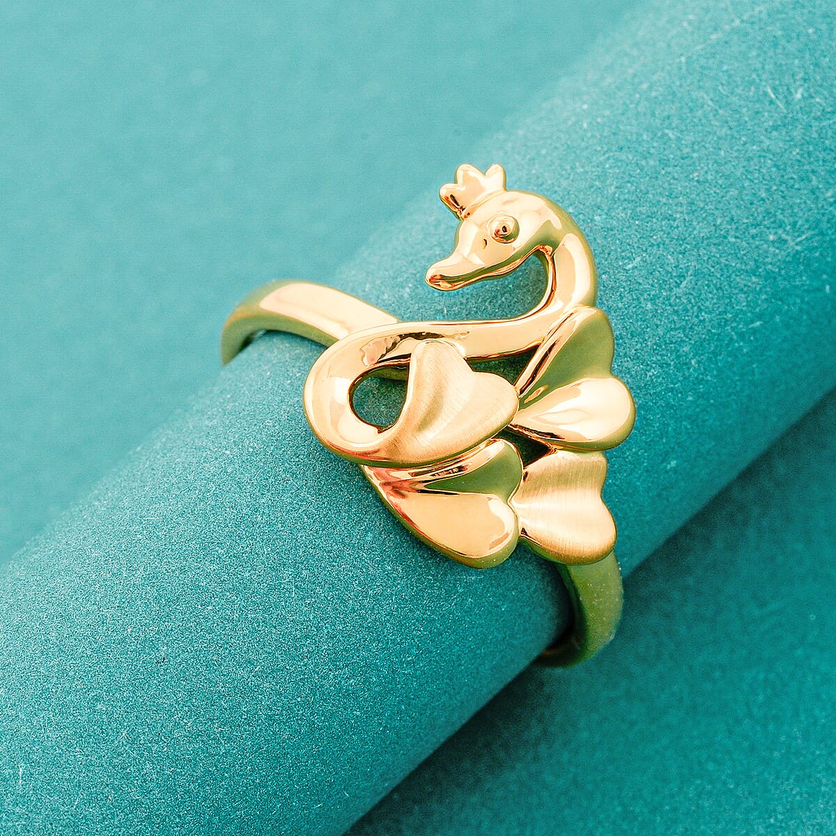 5D Swan with Crown Ring in 24K Yellow Gold (Size 7.0) 1.29 Grams image number 1