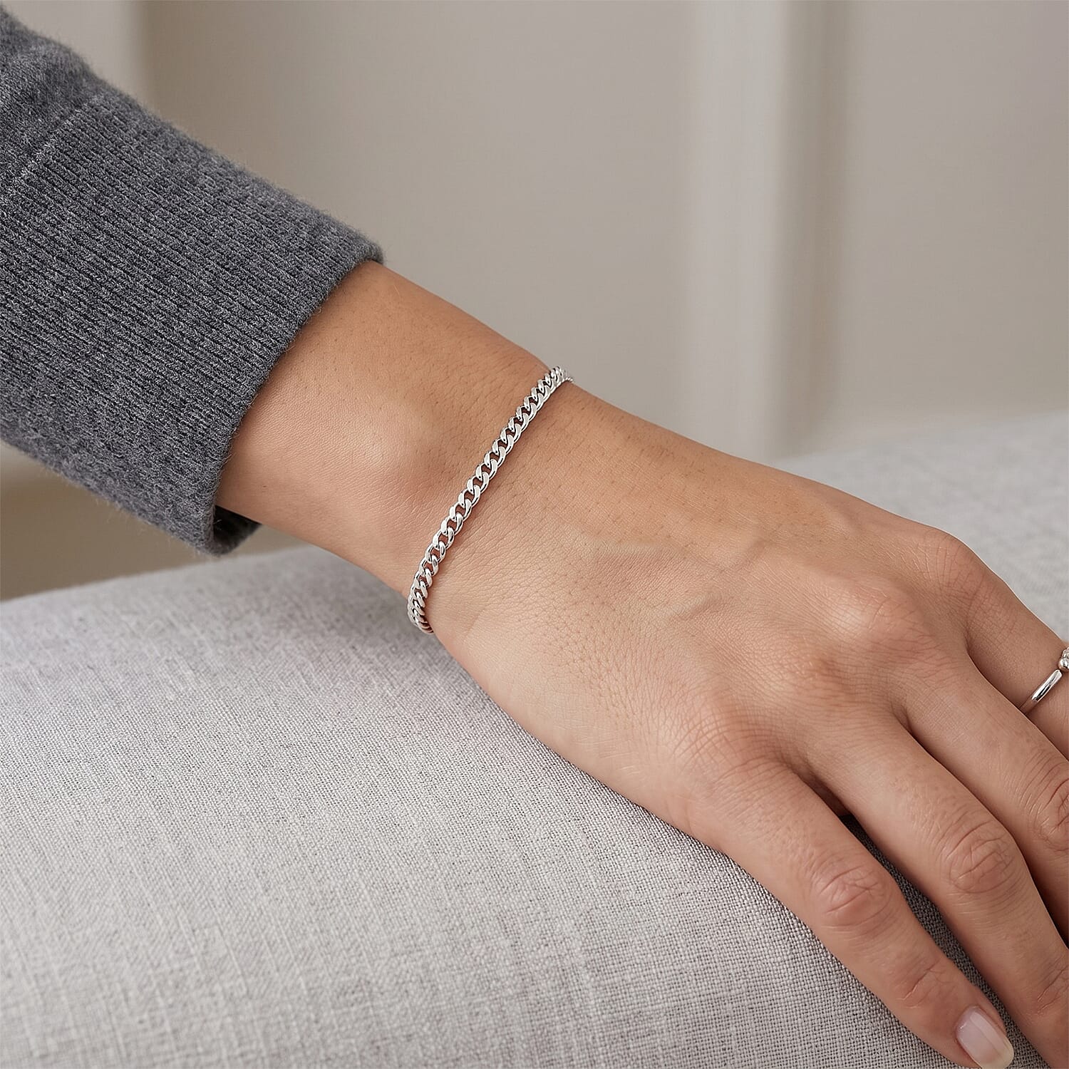 3.5mm Grumeta Super Flat Light Chain Bracelet in Sterling Silver (7.00 In) 2.45 Grams