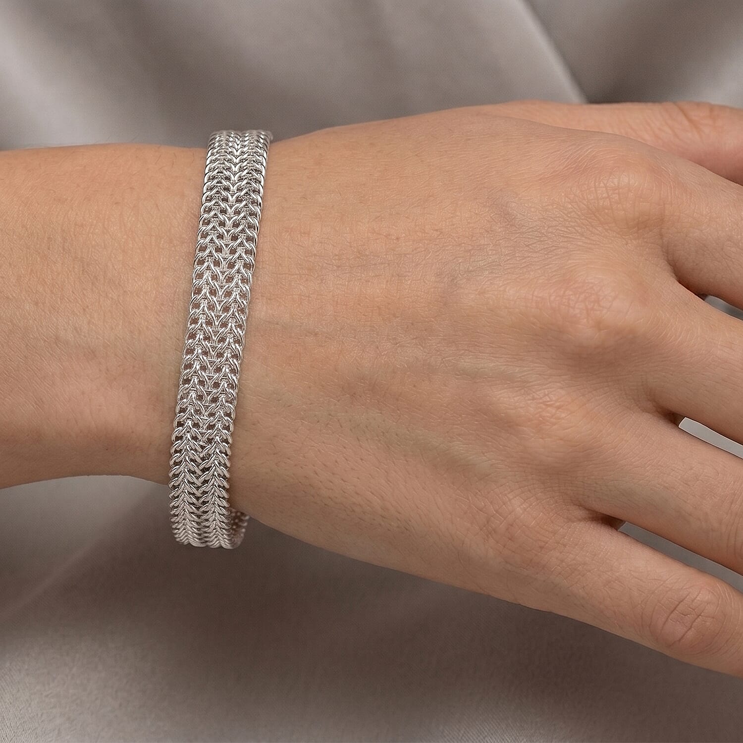 3mm Arrow Chain Bracelet in Sterling Silver (7.00 In) 8.60 Grams