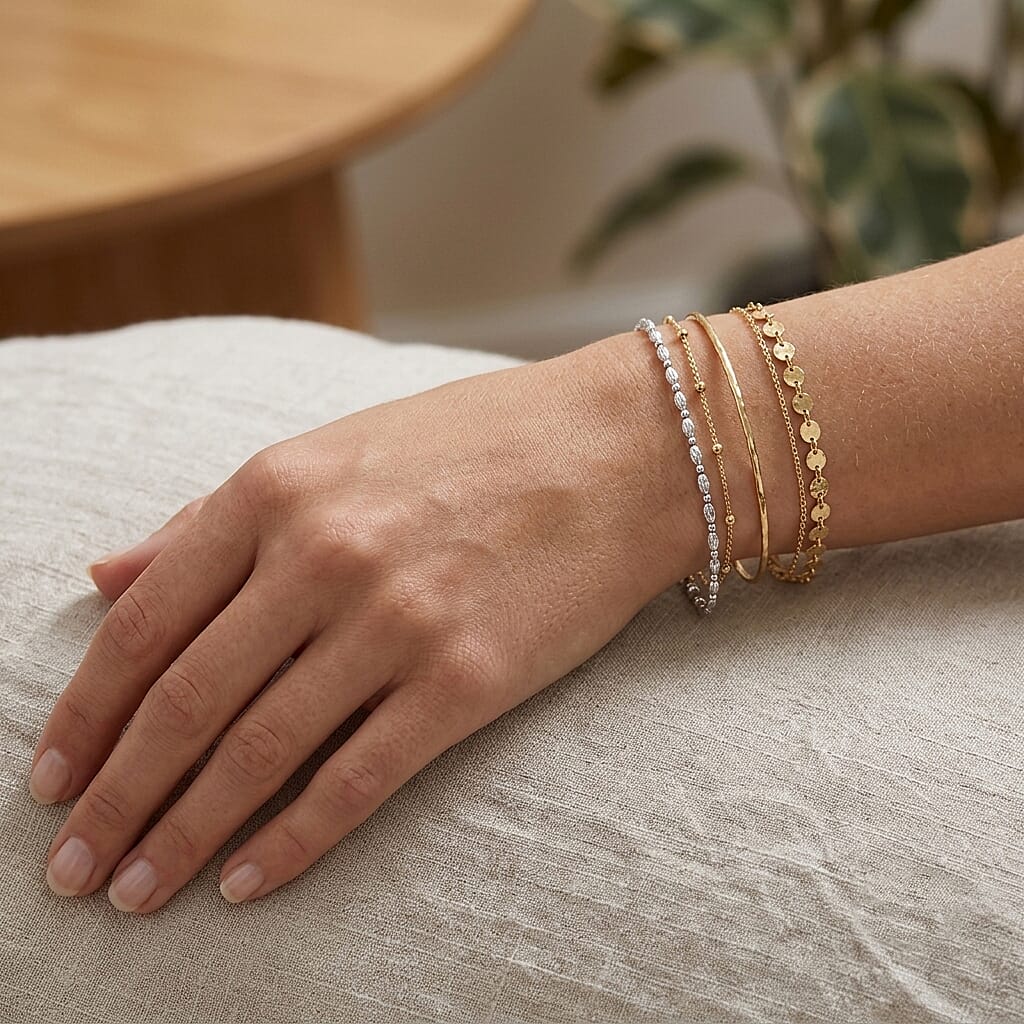 Italian 0.4mm CPOV JZ Moon Chain Bracelet in Rhodium Over Sterling Silver (7.00 In) 2.05 Grams