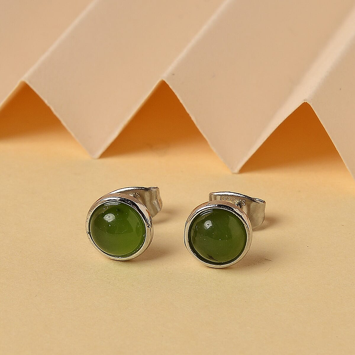 Nephrite Earrings in Silvertone 0.40 ctw image number 1