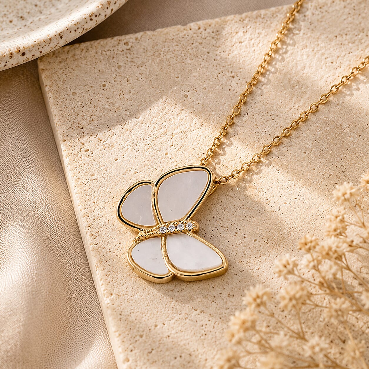 Simulated Pearl and Simulated Diamond Necklace in Goldtone Stainless Steel 18 Inches