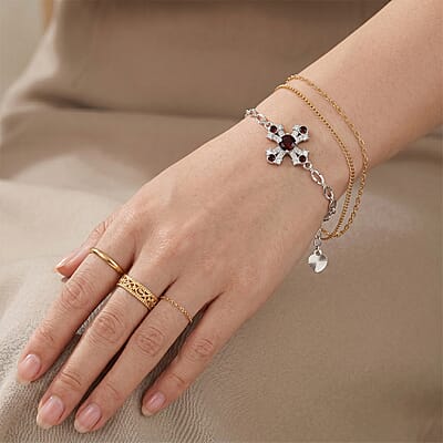 Mozambique Garnet and Simulated Diamond 0.68 ctw Bracelet in Silvertone (6-7In)