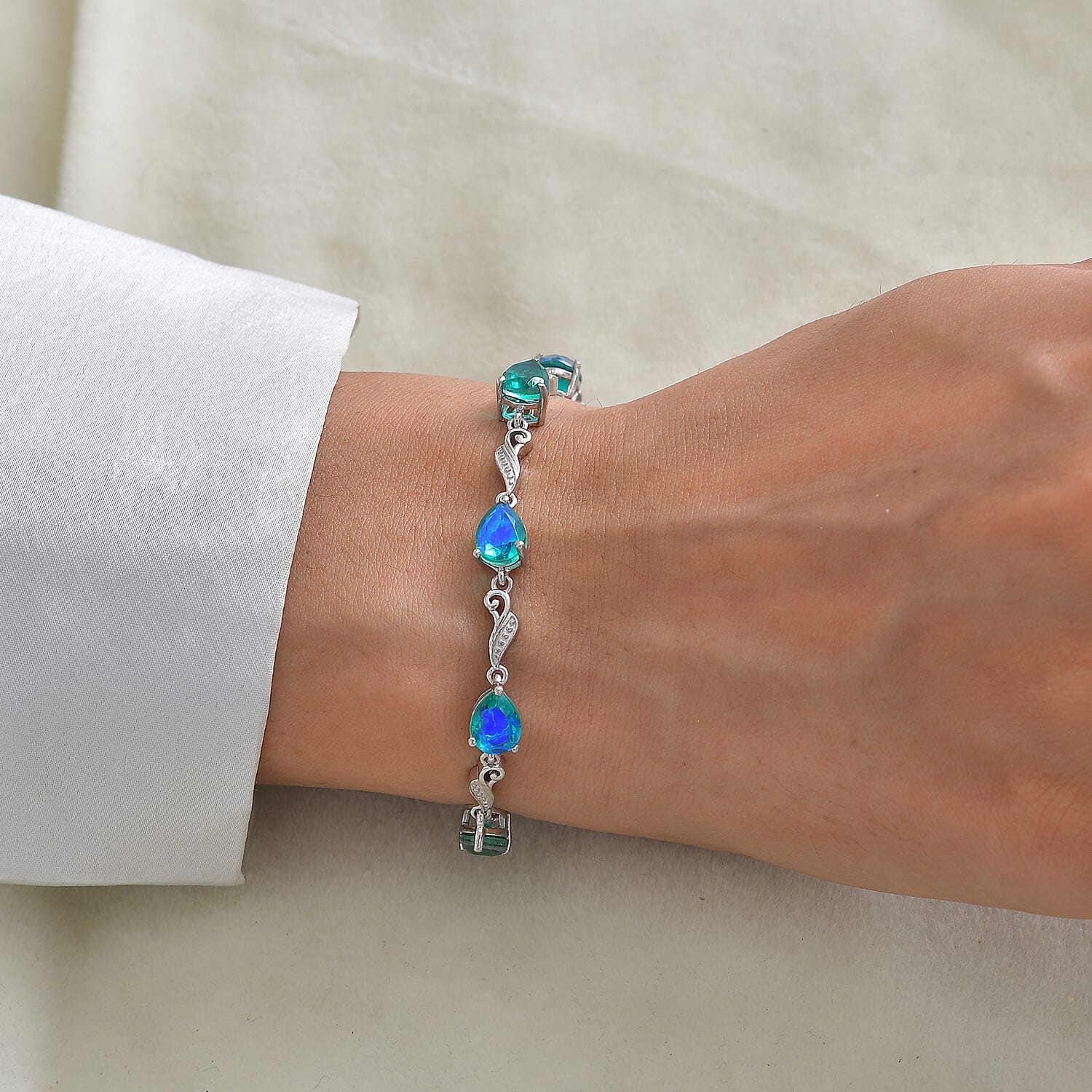 EverTrue Peacock Quartz Peacock Grace Bracelet in Platinum Bond (6.50 In) 11.00 ctw