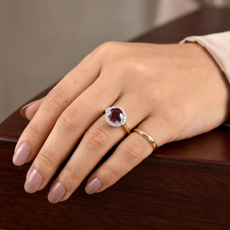 AAA Usambara Color Change Garnet and Luxuriant Lab Grown Diamond G-H SI 3.79 ctw Ring in 10K Yellow Gold (Size 5.0)