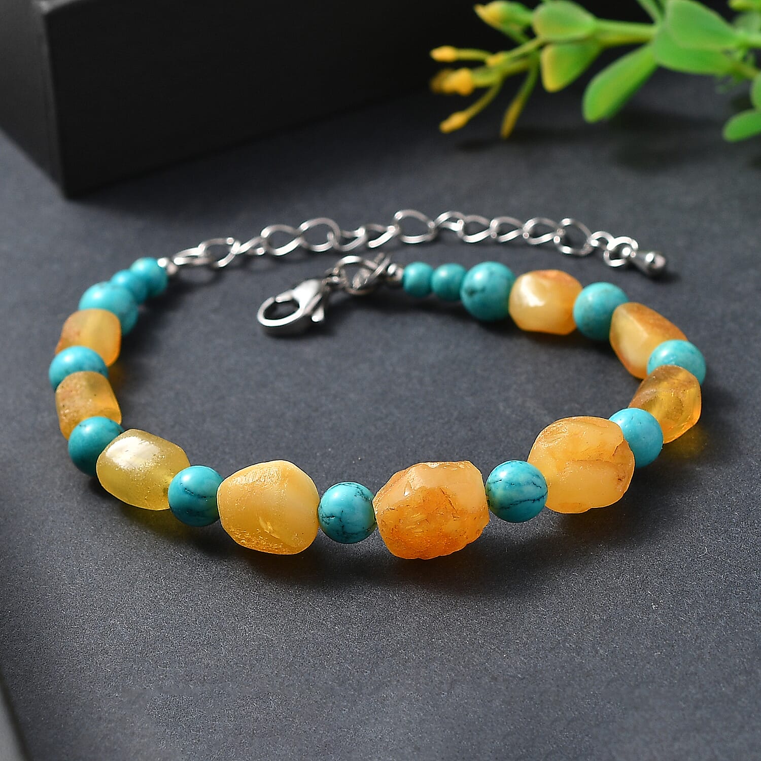 Amber - Product card gallery slide 2 (10218837377337)