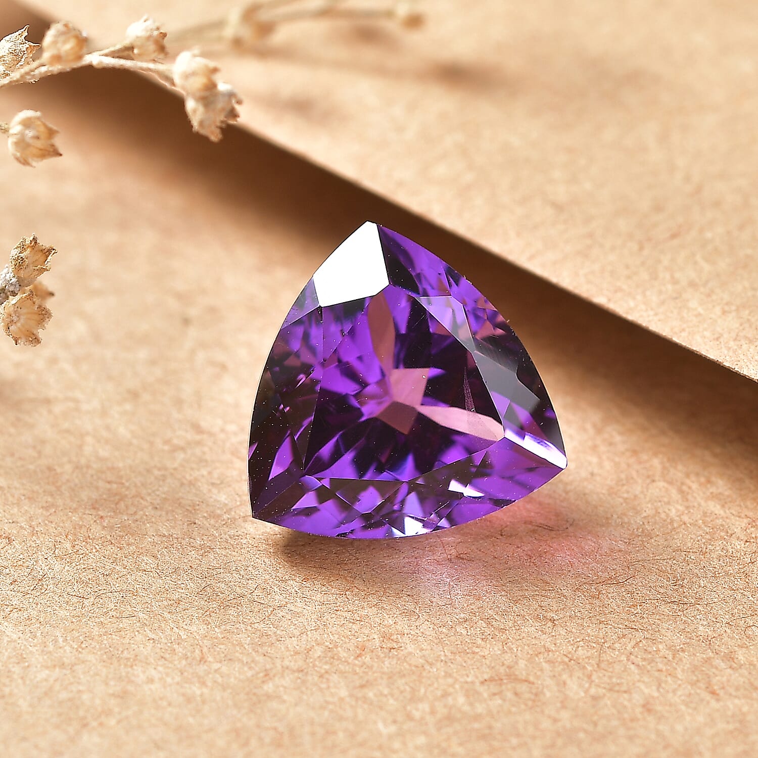 AAA African Amethyst (Trl 14 mm) 9.32 ctw