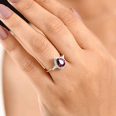Certified and Appraised AAA Usambara Color Change Garnet and Luxuriant Lab Grown Diamond G-H SI 2.37 ctw Ring in 10K Yellow Gold (Size 5.0)