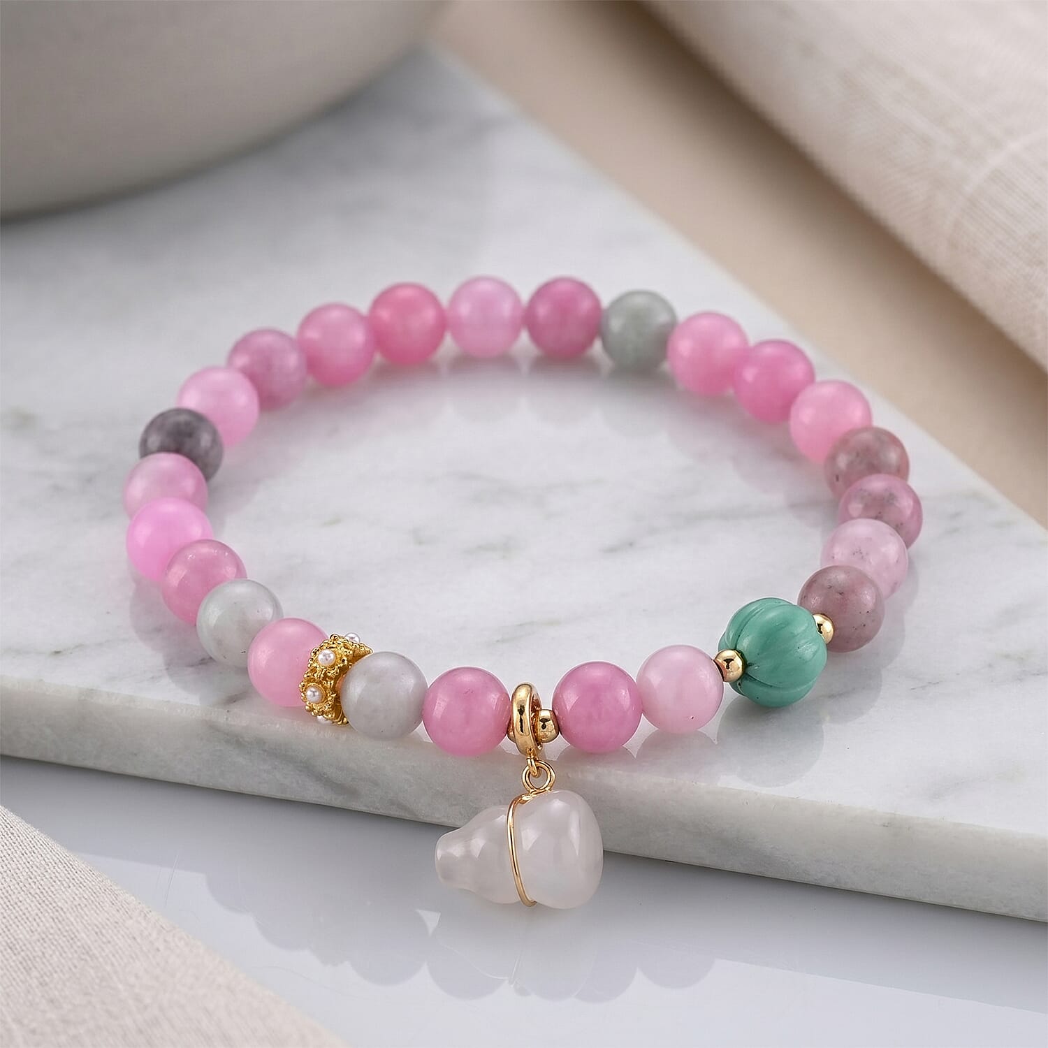 Pink Jade 50.00 ctw Beaded Bracelet in Goldtone (6-6.5In)