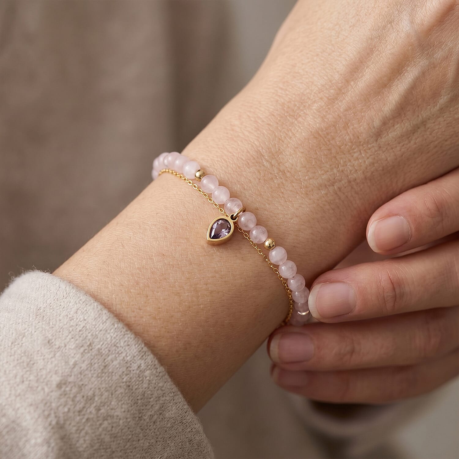 Rose Quartz and Pink Glass 18.00 ctw Beaded Stretch Bracelet in Silvertone (7.25-9.25 In)