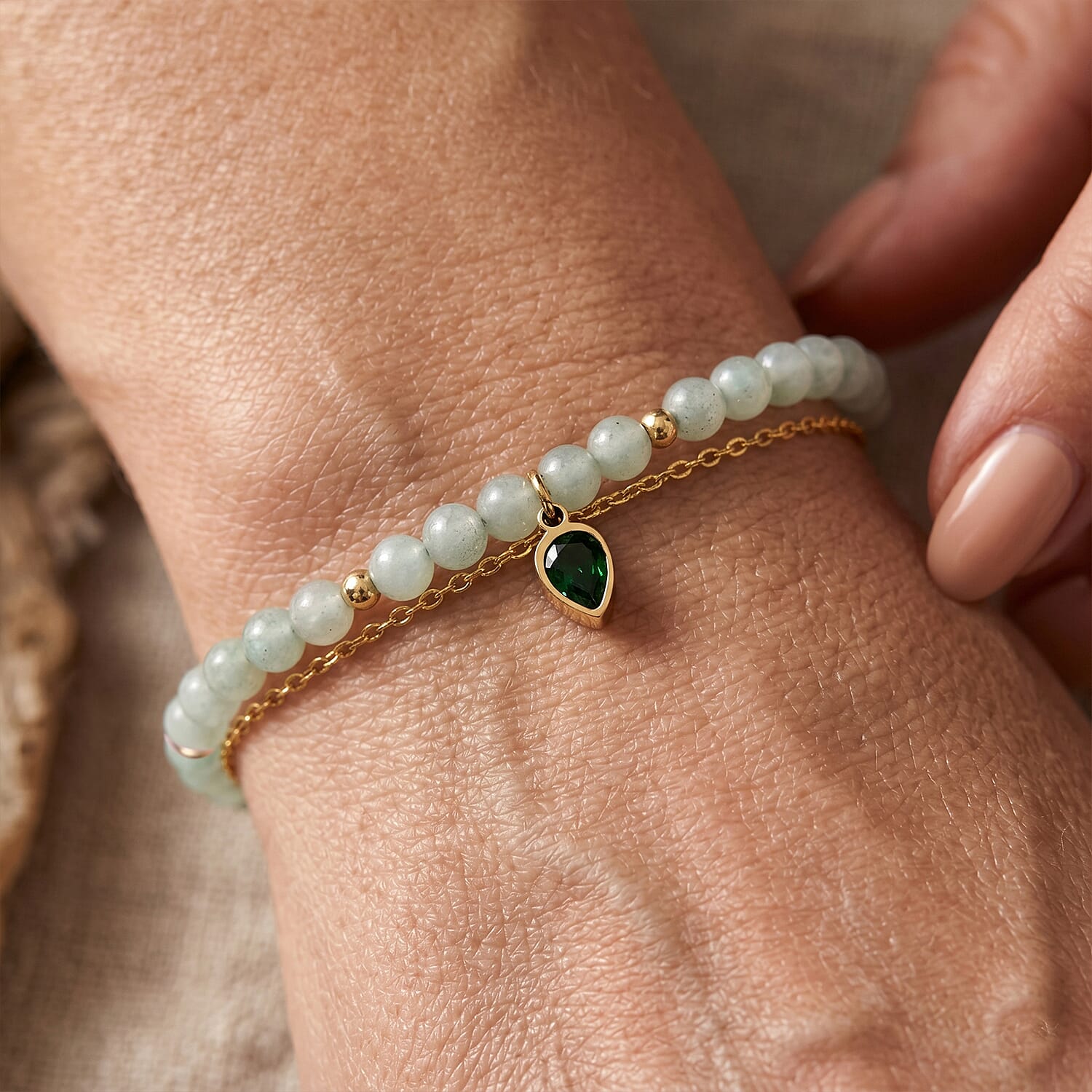 Green Aventurine and Green Glass 18.00 ctw Beaded Stretch Bracelet in Silvertone (7.25-9.25 In)