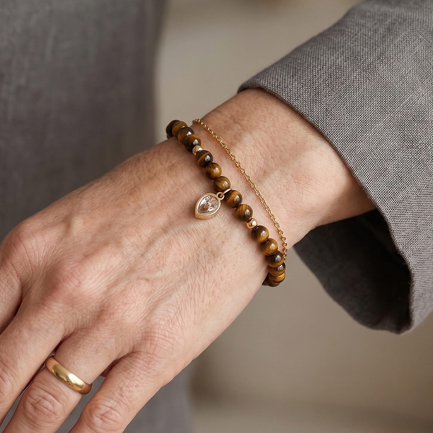 Yellow Tiger Eye and Champagne Glass 18.00 ctw Beaded Stretch Bracelet in Silvertone (7.25-9.25 In)