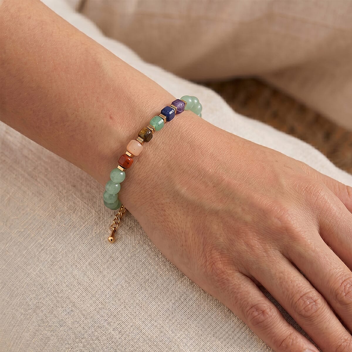 Green Aventurine and Multi Gemstone 40.00 ctw Beaded Bracelet in Goldtone (7.50-9.50In) image number 1