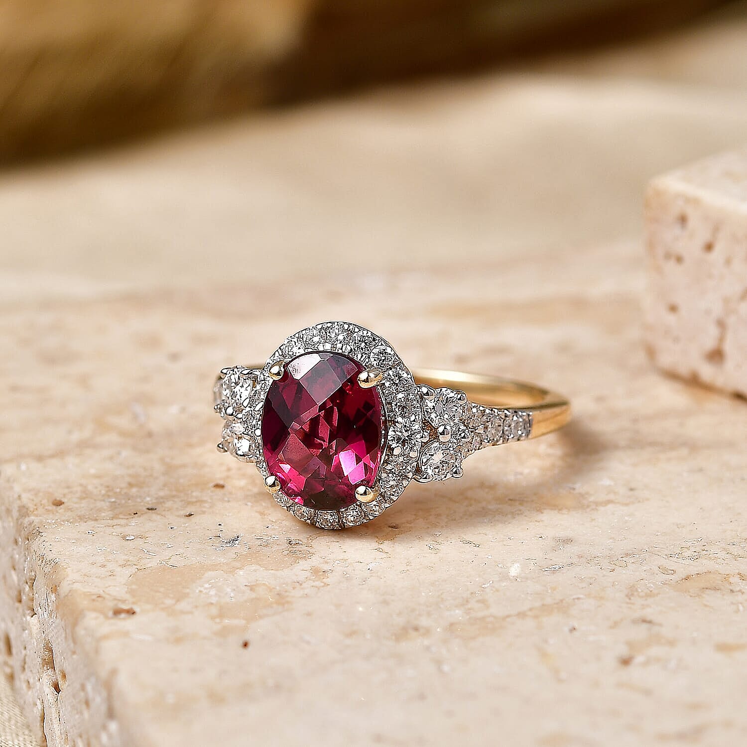 Certified and Appraised AAA Usambara Color Change Garnet and Luxuriant Lab Grown Diamond G-H SI 3.01 ctw Heart Ring in 10K Yellow Gold (Size 5.0)